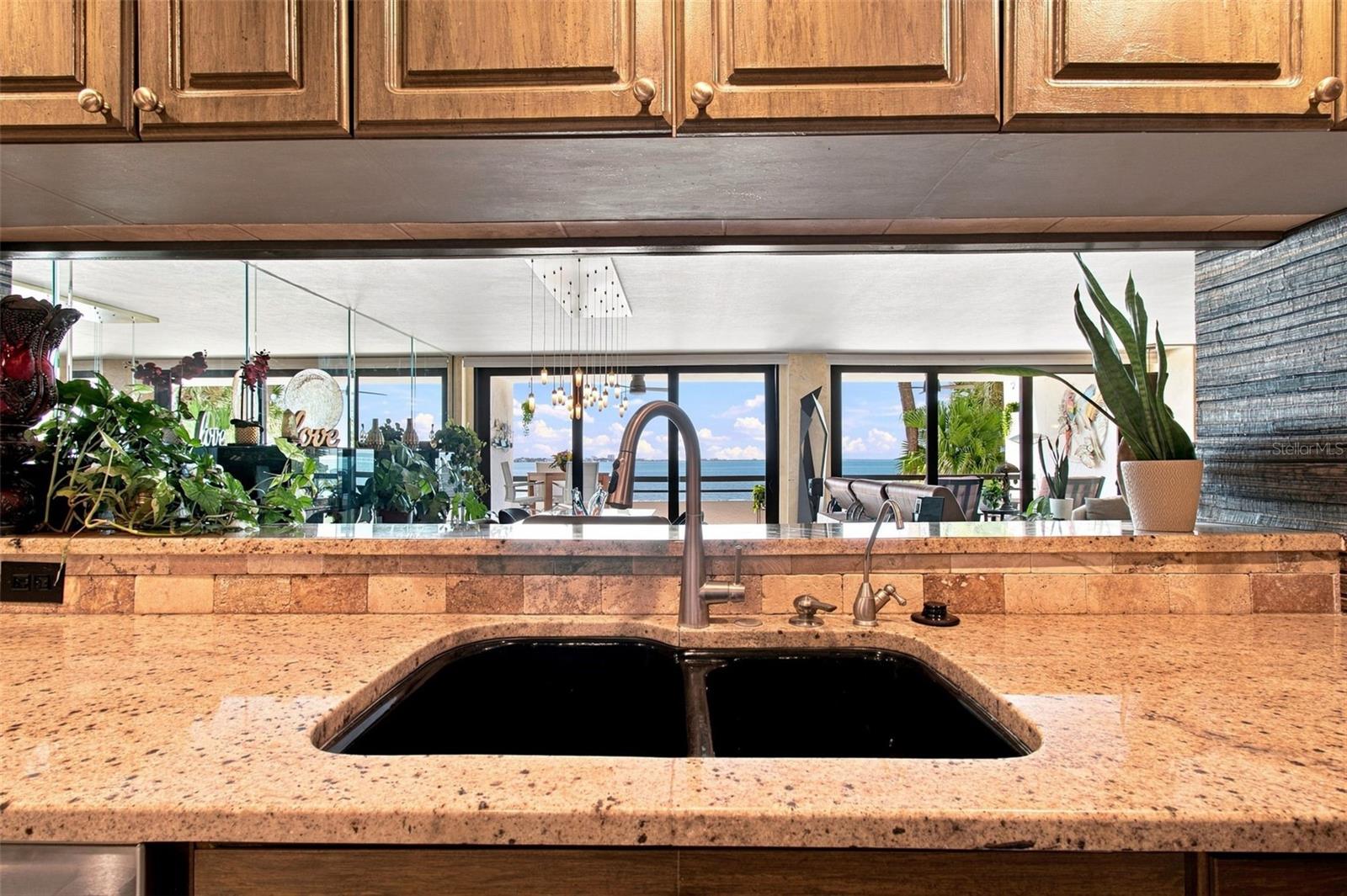 5700 Mariner Unit 204w, Tampa, FL 33609