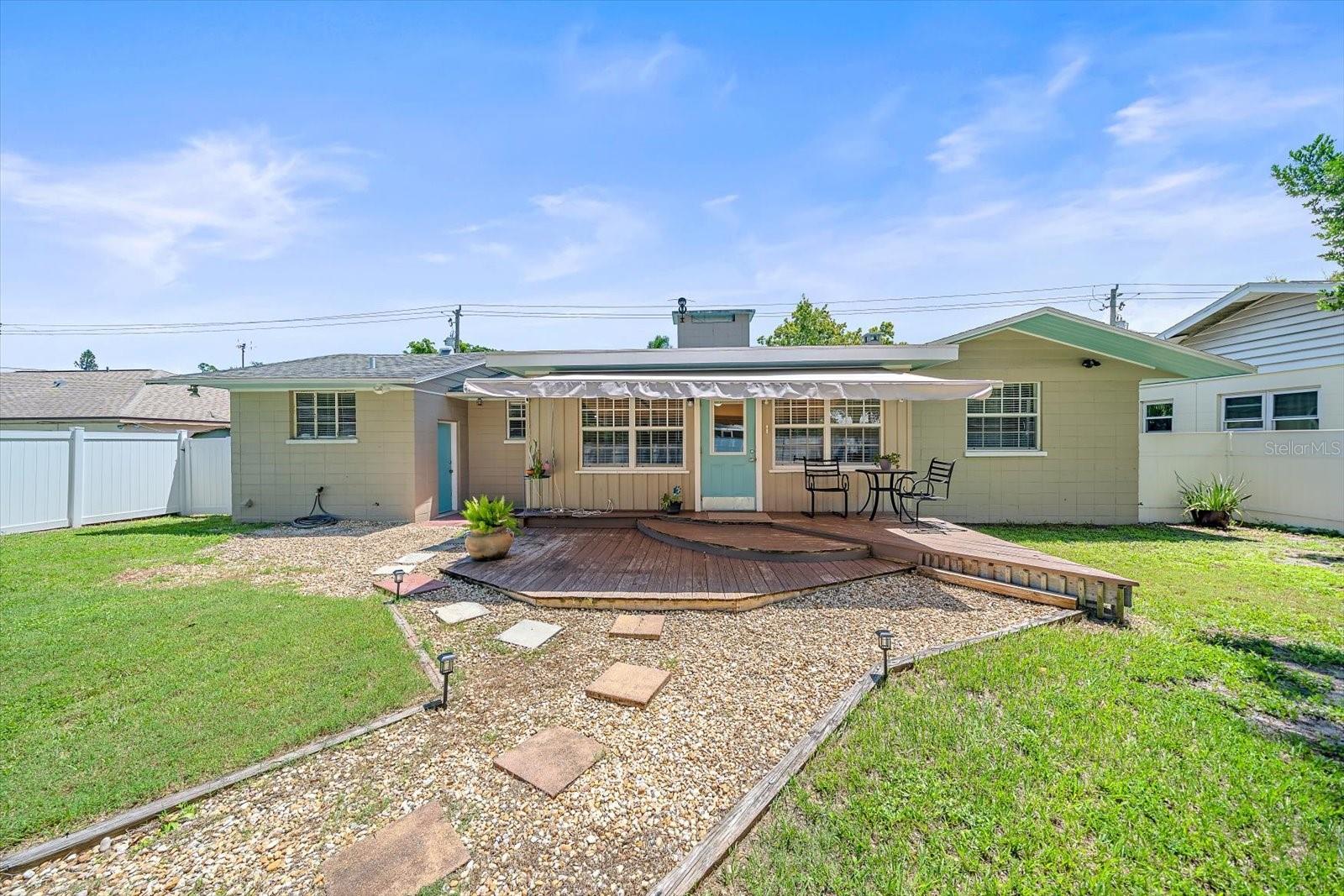 710 26th, Bradenton, FL 34205