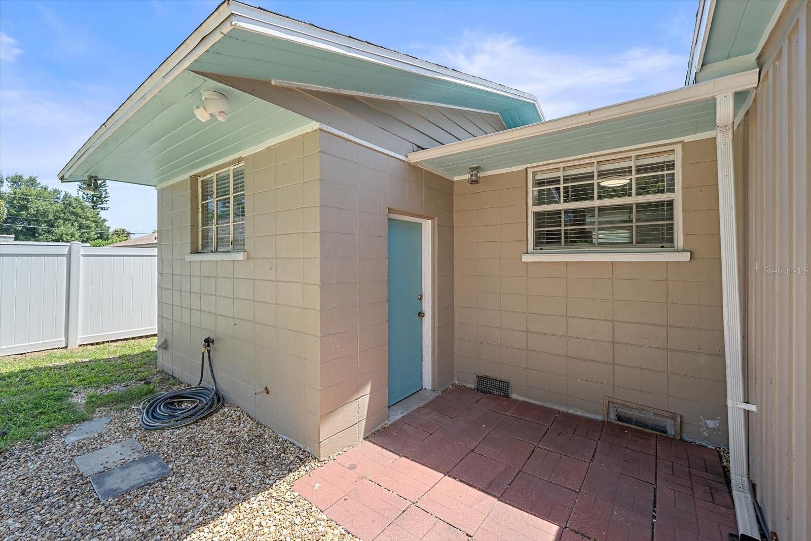 710 26th, Bradenton, FL 34205
