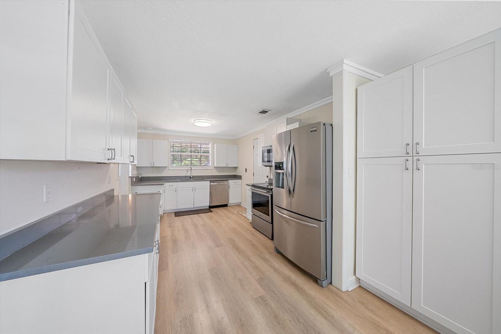 710 26th, Bradenton, FL 34205