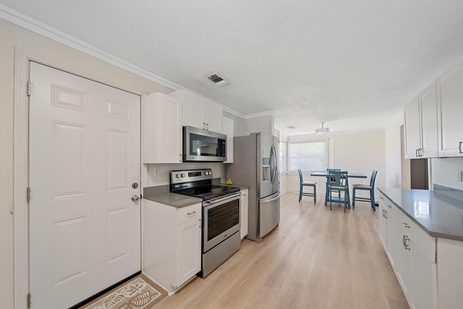 710 26th, Bradenton, FL 34205