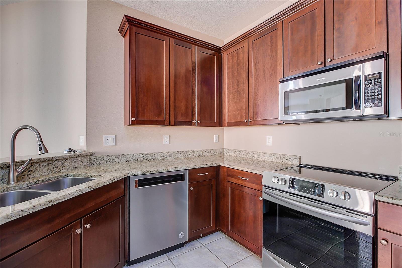 5673 Sunset Falls, Apollo Beach, FL 33572