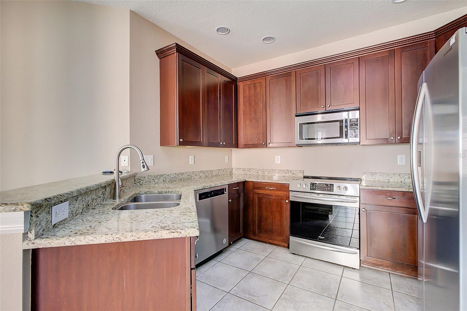5673 Sunset Falls, Apollo Beach, FL 33572
