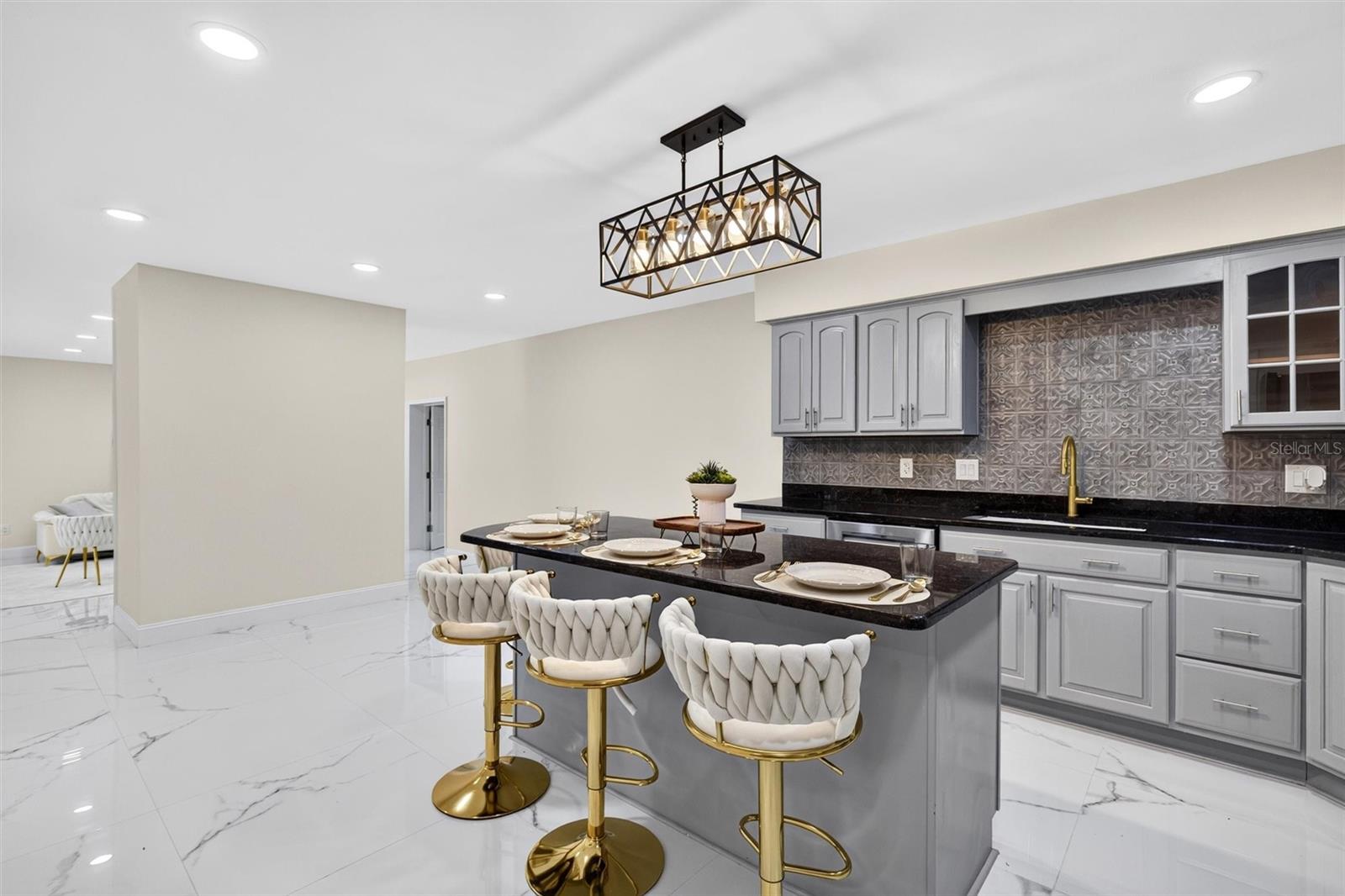 300 Scott, Geneva, FL 32732