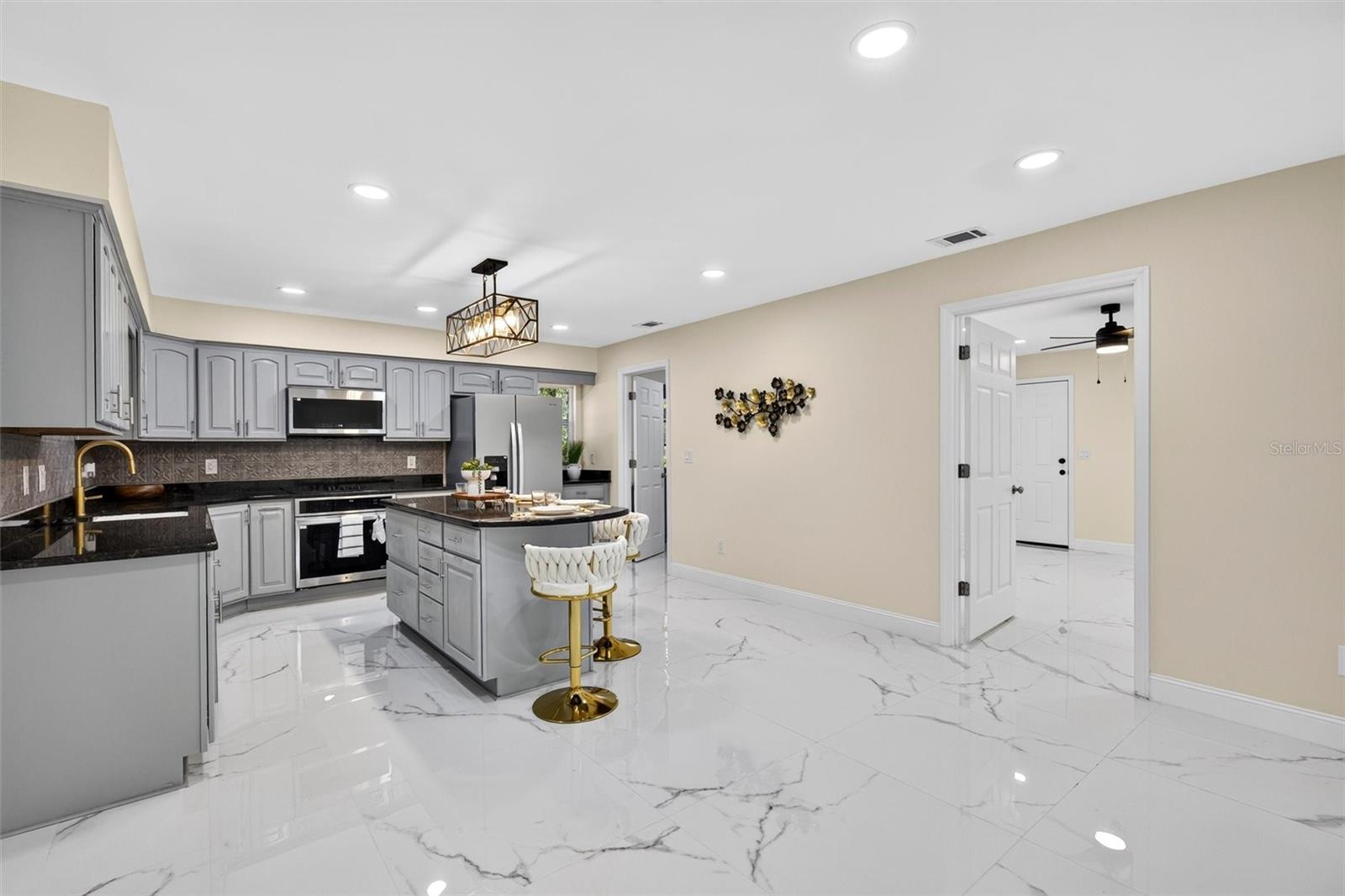 300 Scott, Geneva, FL 32732