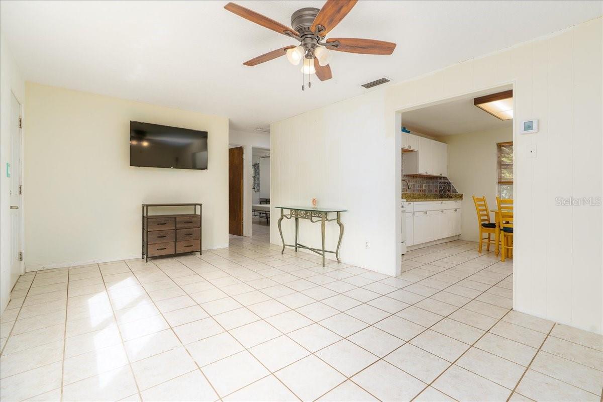 536 Olive, South Daytona, FL 32119