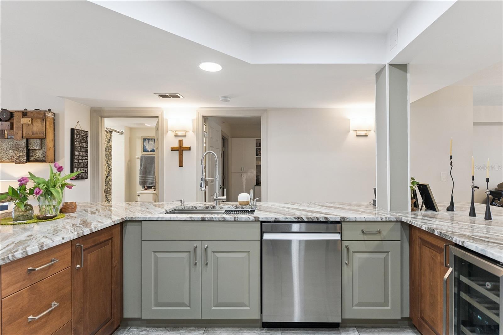 2055 Atlantic Unit 705, Daytona Beach Shores, FL 32118