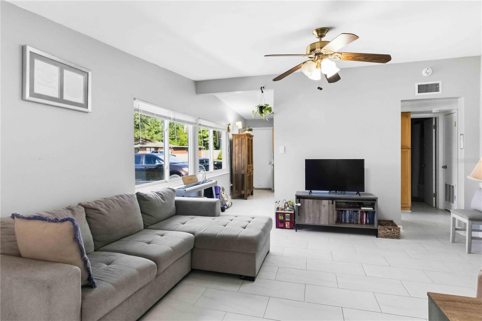 6601 13th, St Petersburg, FL 33702