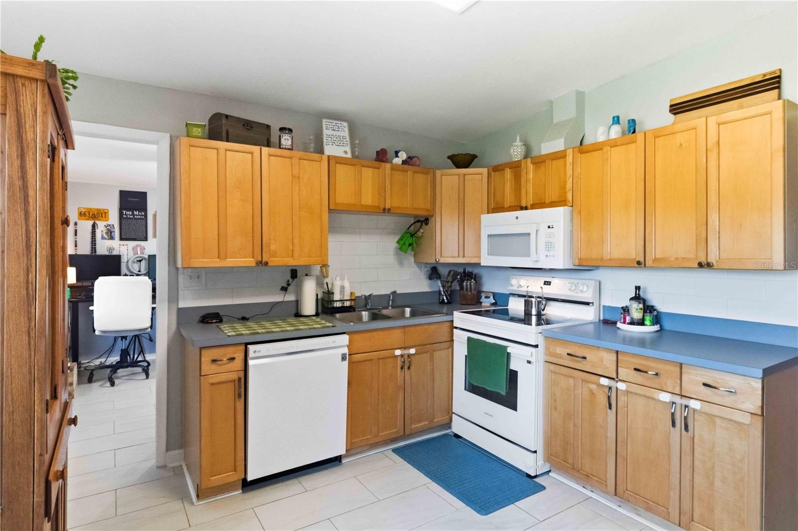 6601 13th, St Petersburg, FL 33702