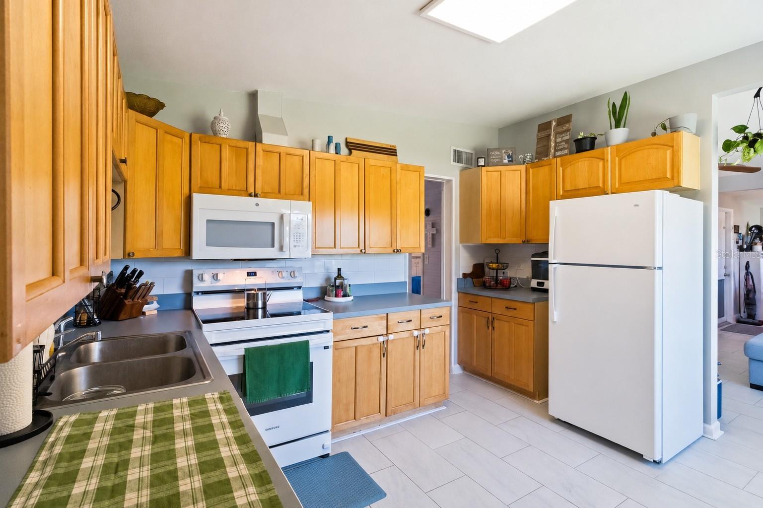 6601 13th, St Petersburg, FL 33702