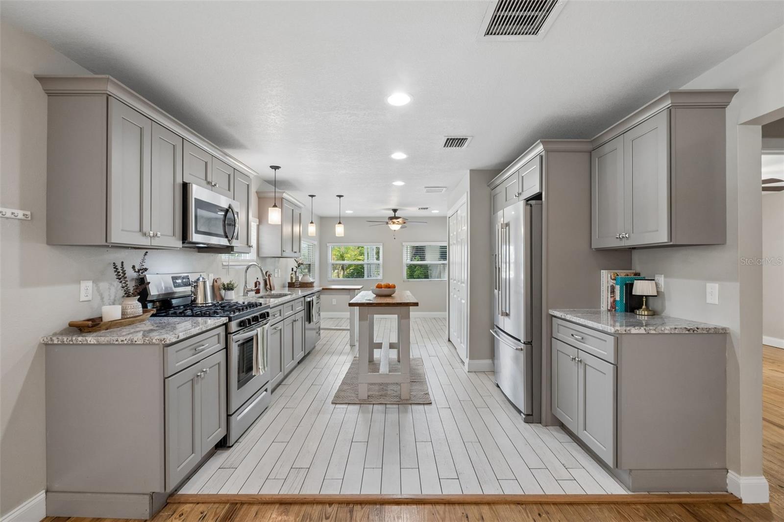 140 Page, Orlando, FL 32806