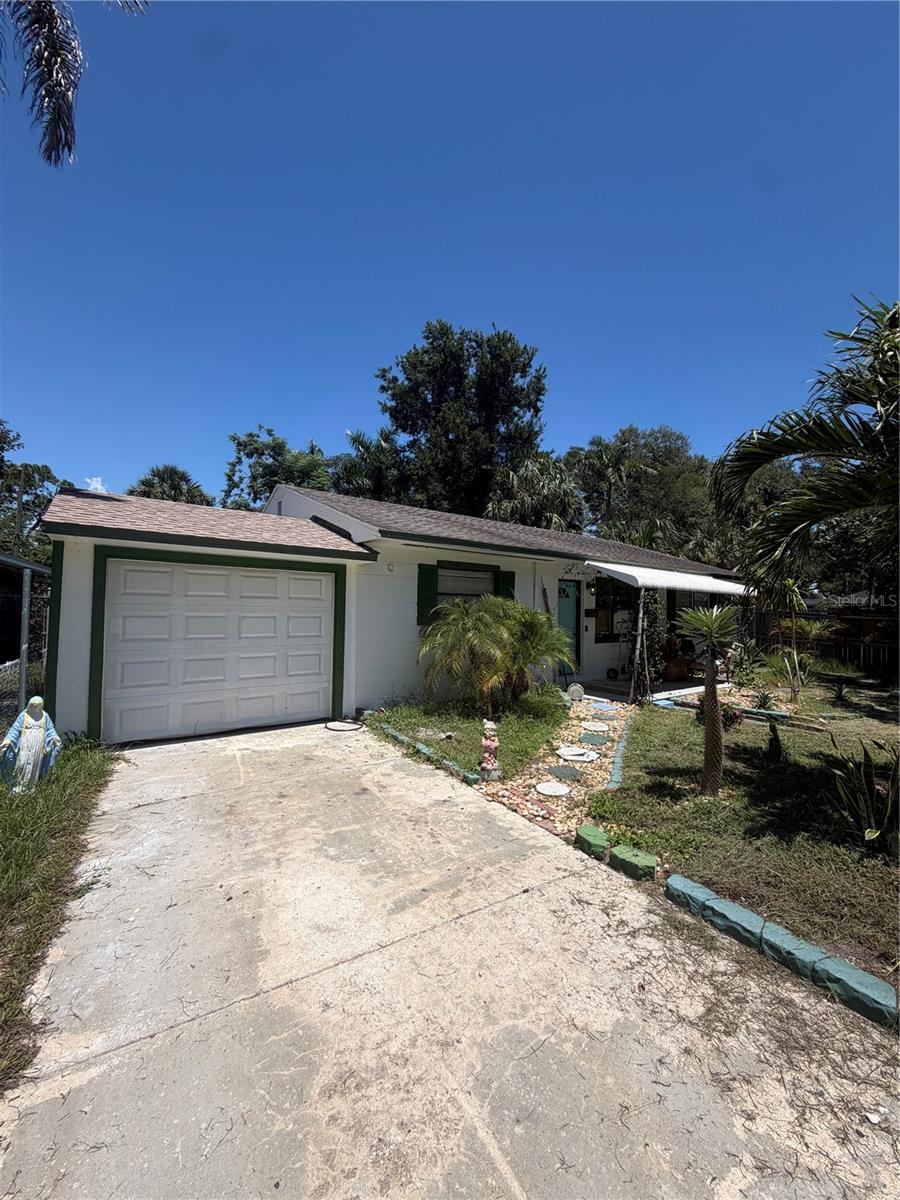 811 28th, St Petersburg, FL 33705