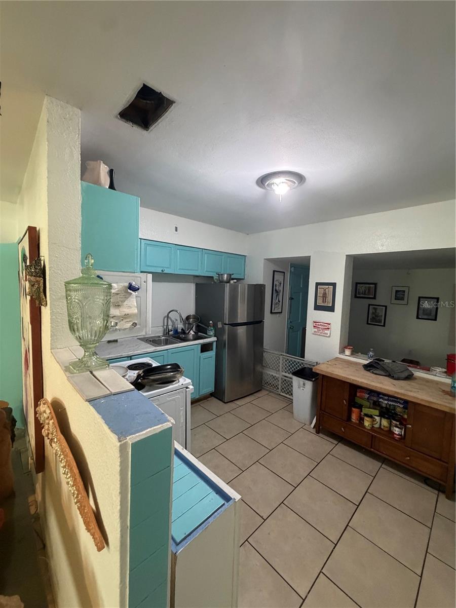 811 28th, St Petersburg, FL 33705