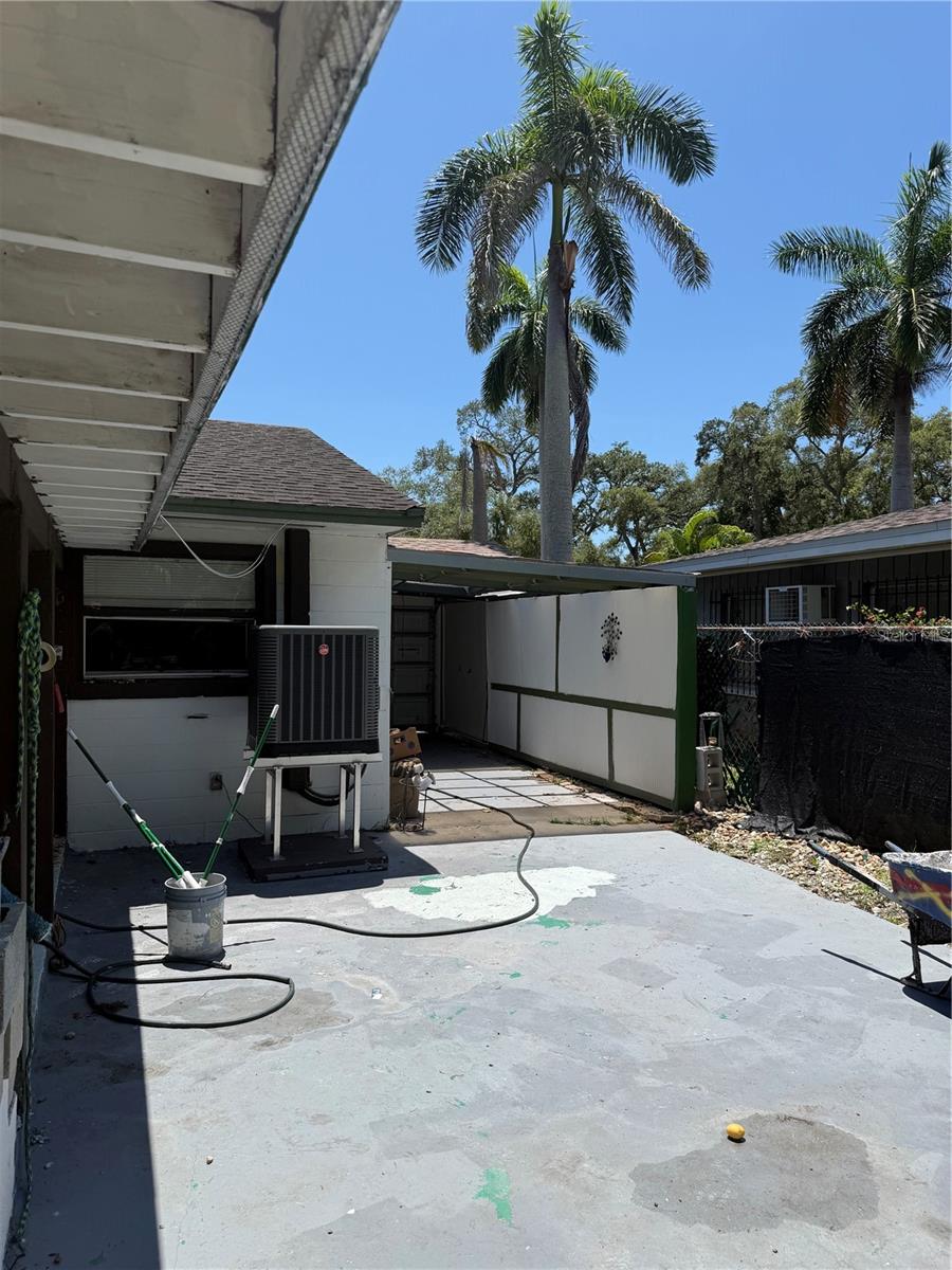 811 28th, St Petersburg, FL 33705
