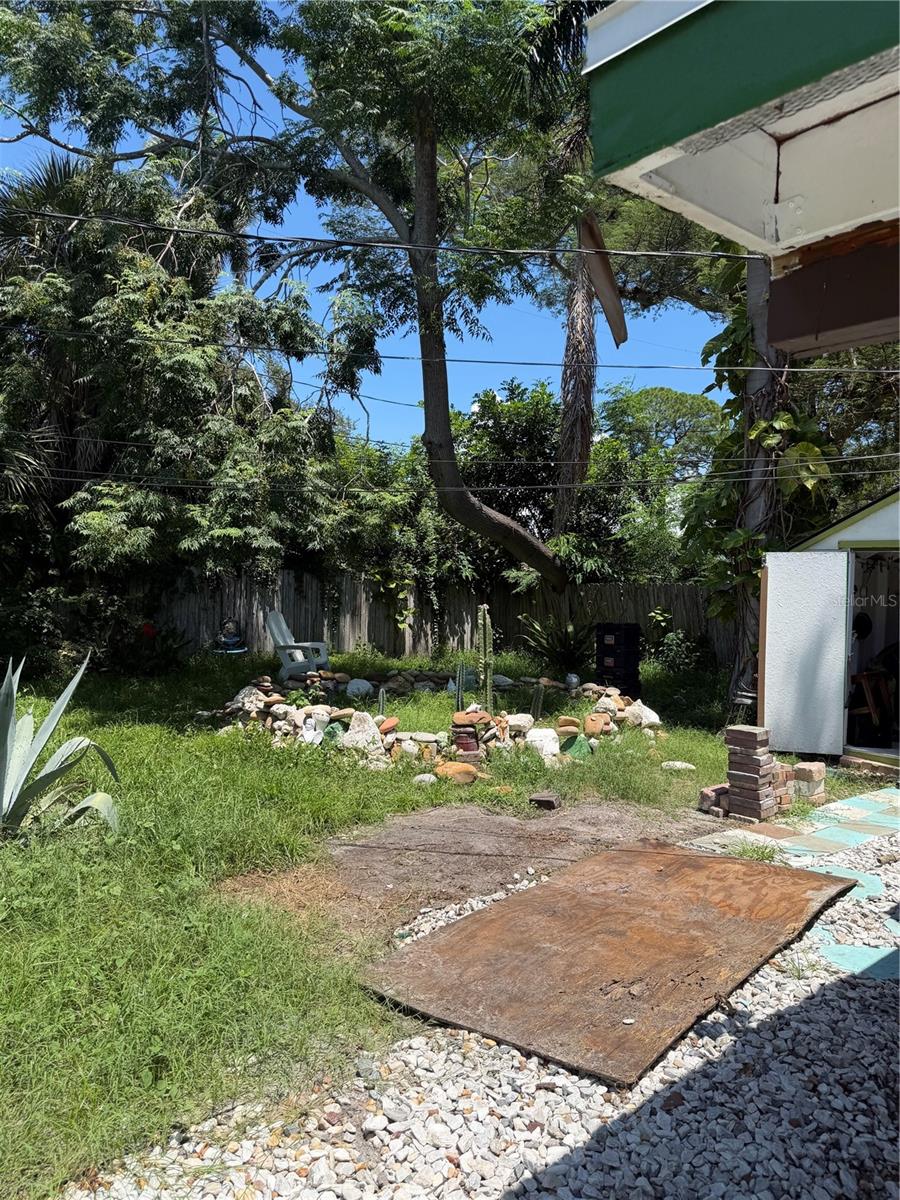 811 28th, St Petersburg, FL 33705