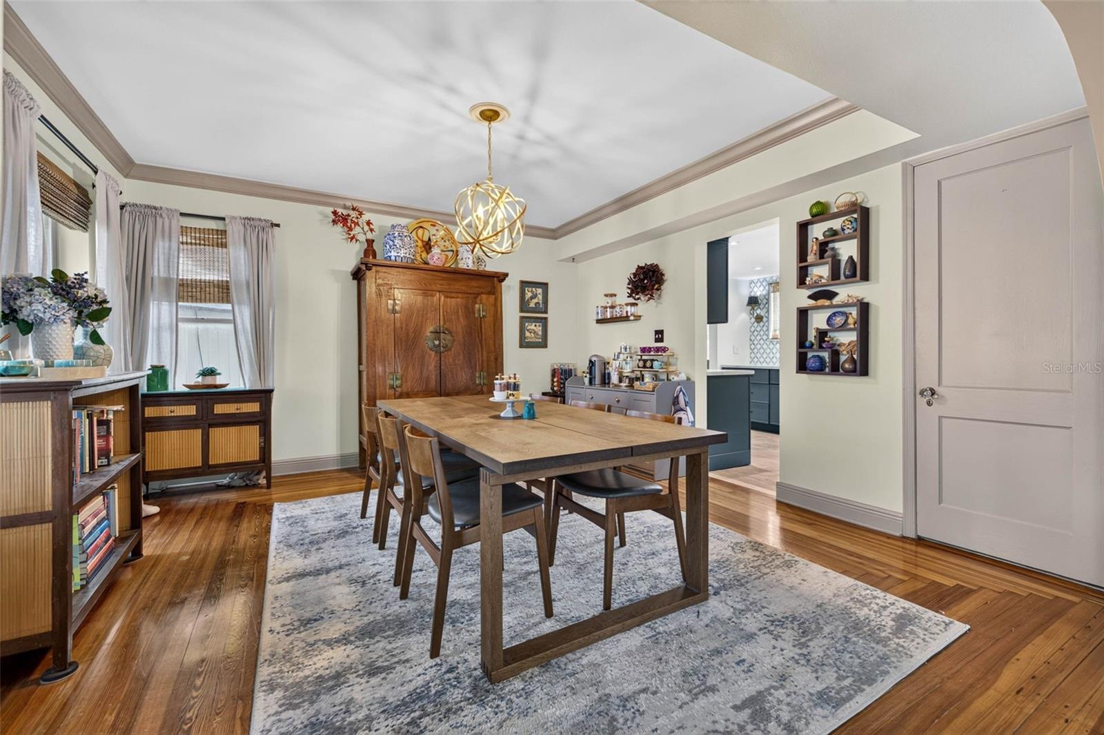 736 30th, St Petersburg, FL 33704