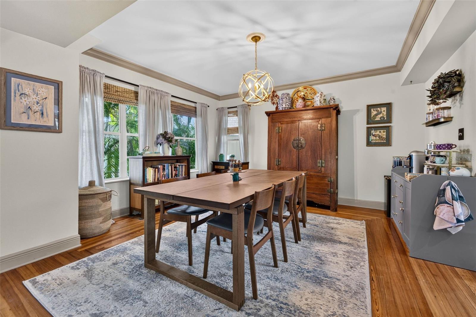 736 30th, St Petersburg, FL 33704