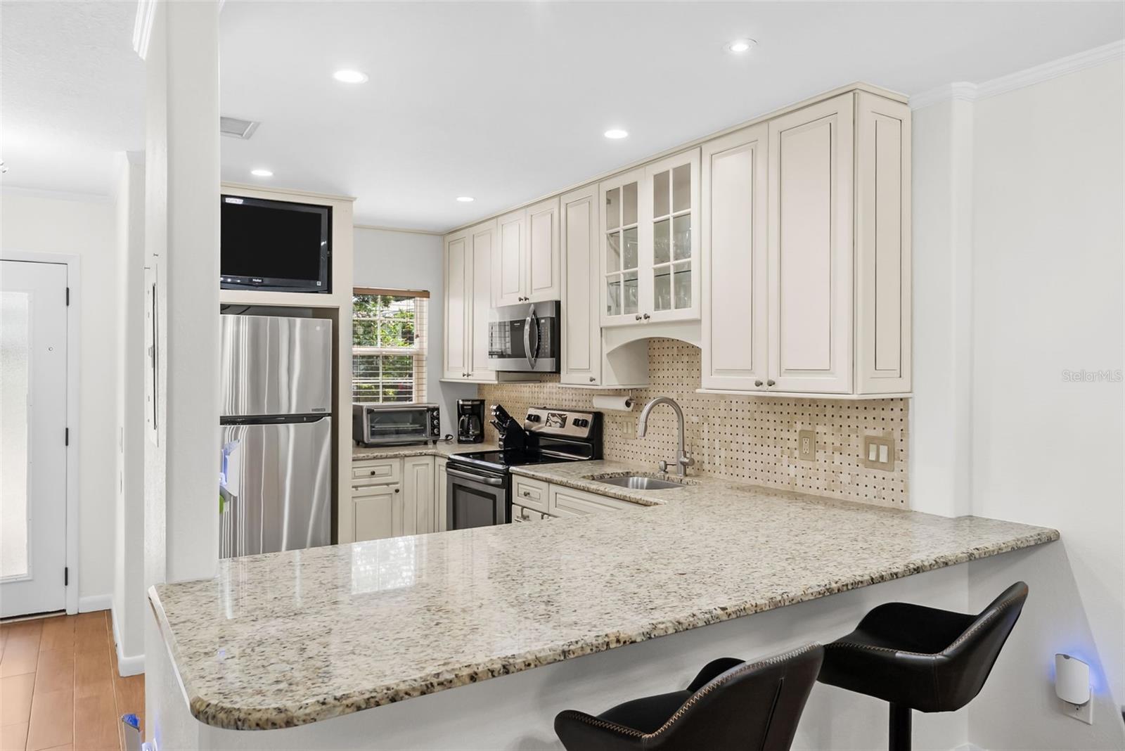 3810 Oak Unit N11, Tampa, FL 33611
