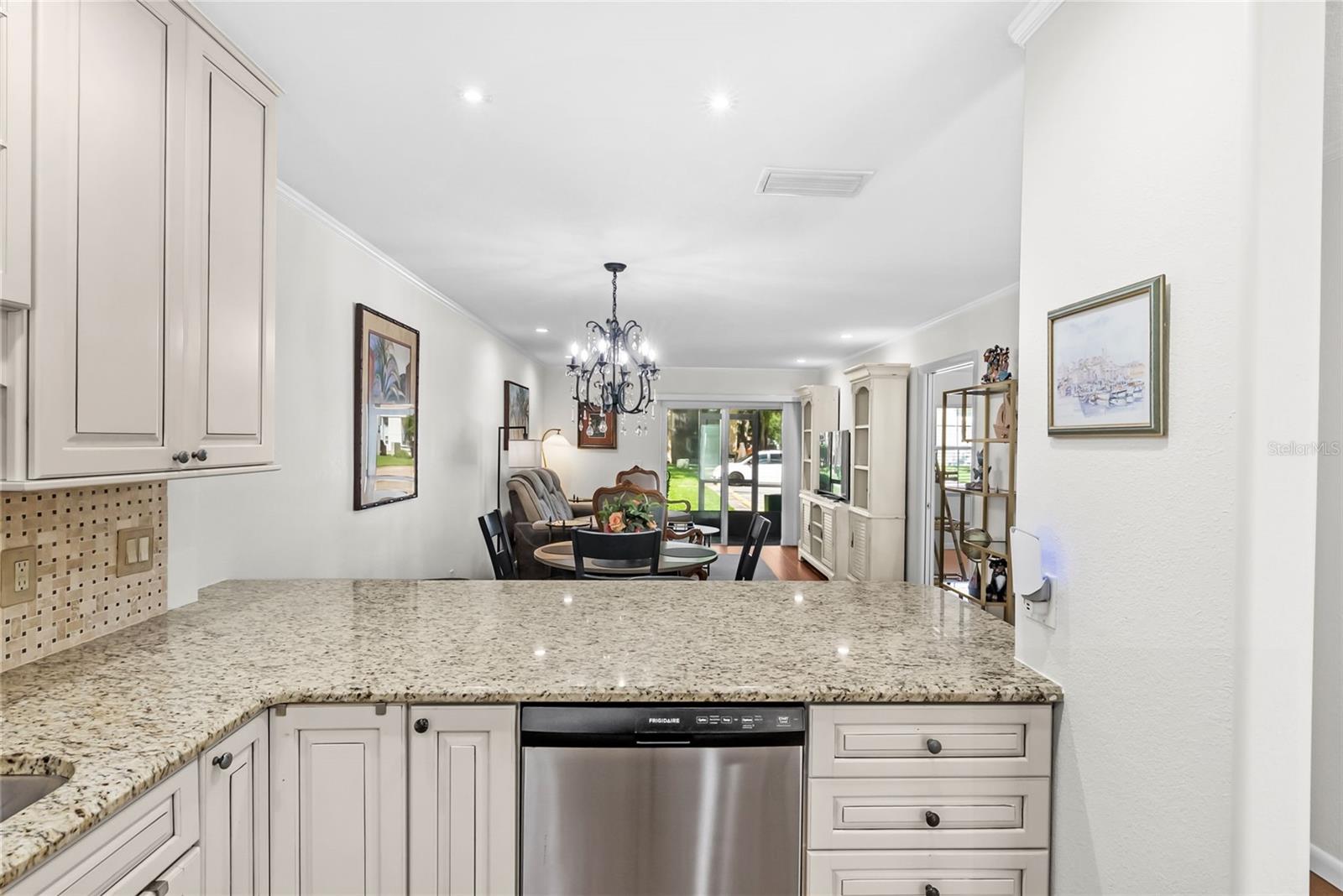 3810 Oak Unit N11, Tampa, FL 33611