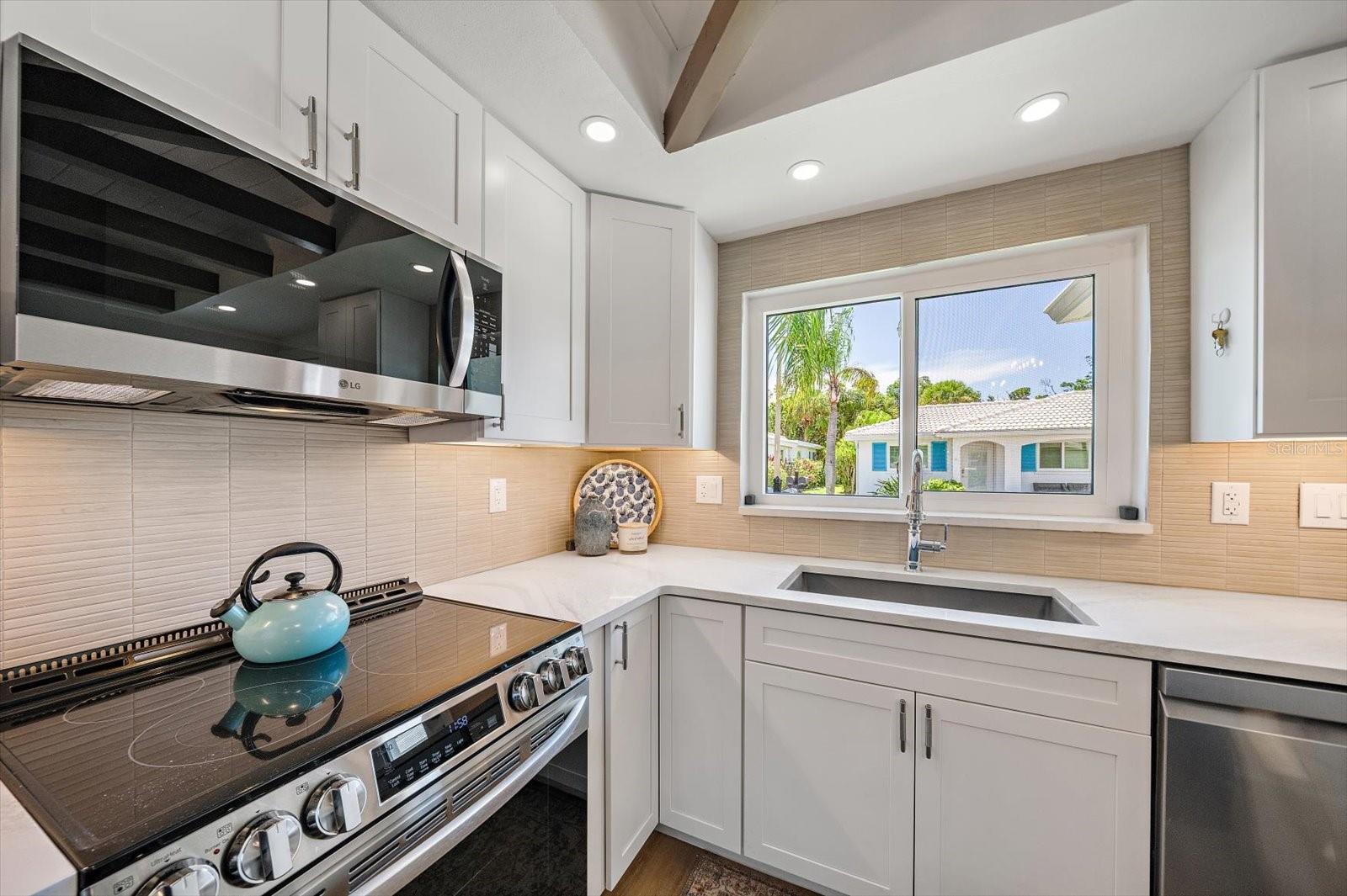 711 Spanish Unit 211, Longboat Key, FL 34228