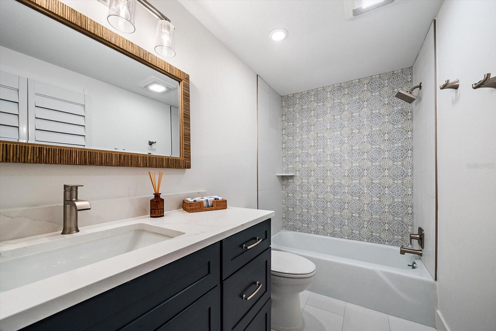711 Spanish Unit 211, Longboat Key, FL 34228