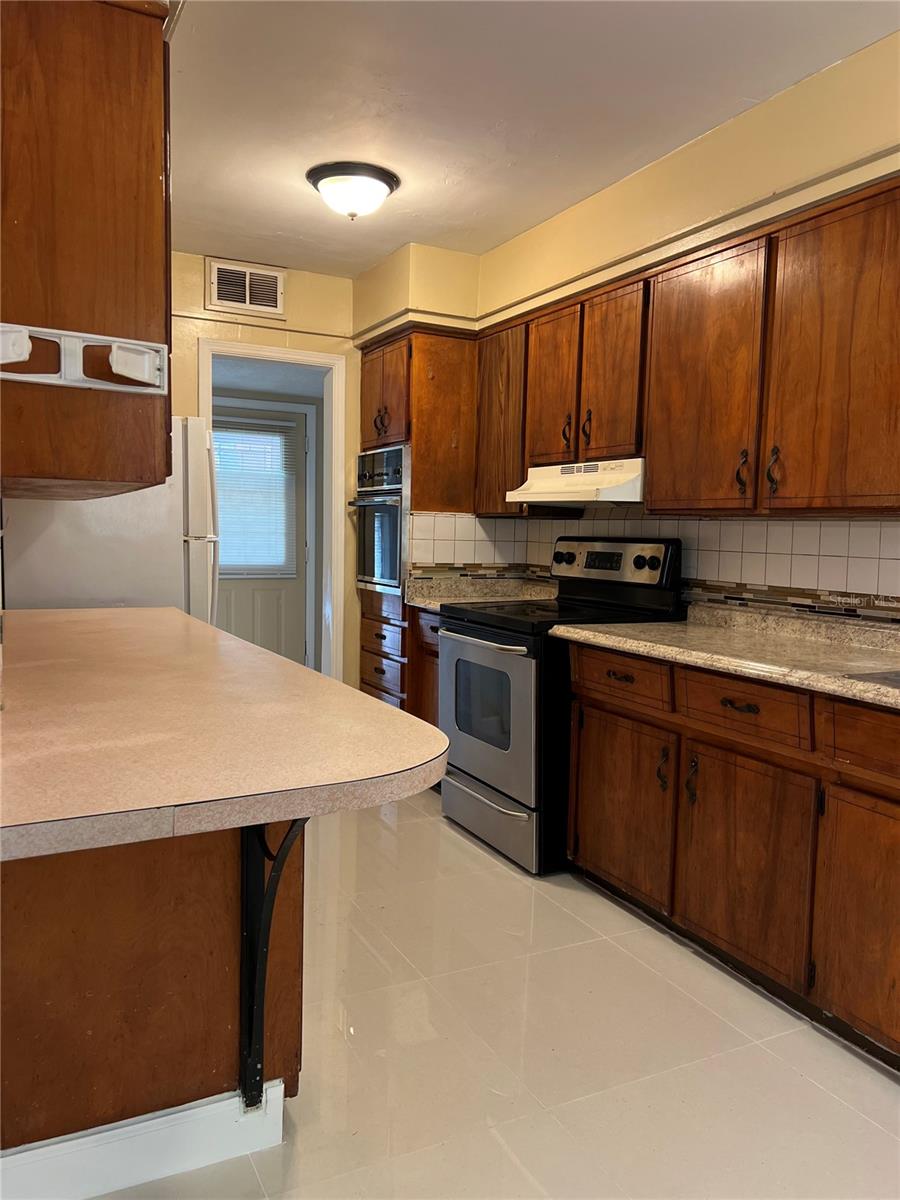 5847 Harrington, Orlando, FL 32808