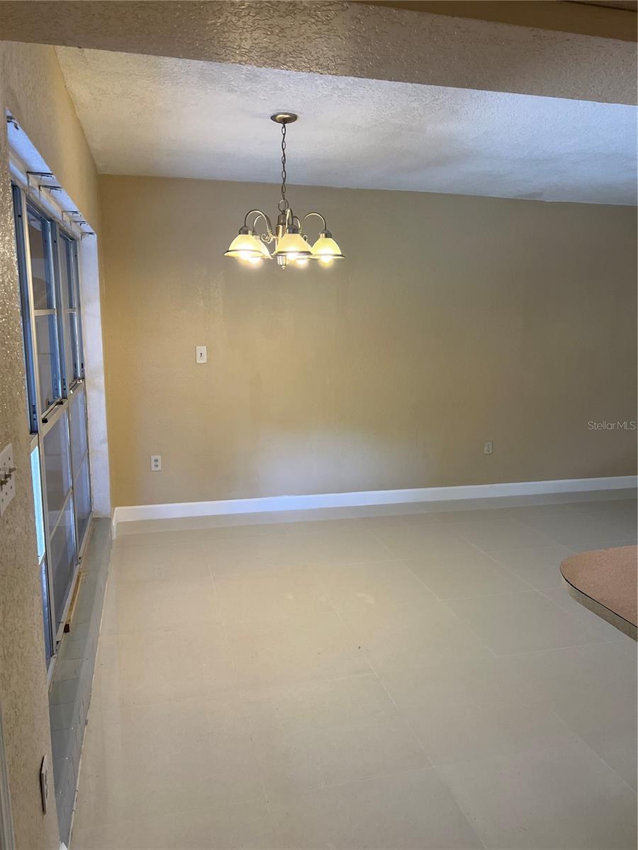 5847 Harrington, Orlando, FL 32808