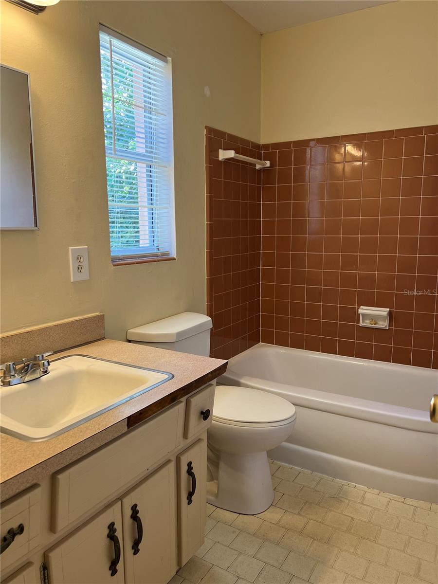 5847 Harrington, Orlando, FL 32808