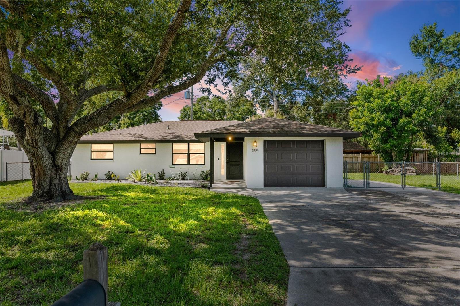 2874 Davis, Sarasota, FL 34237