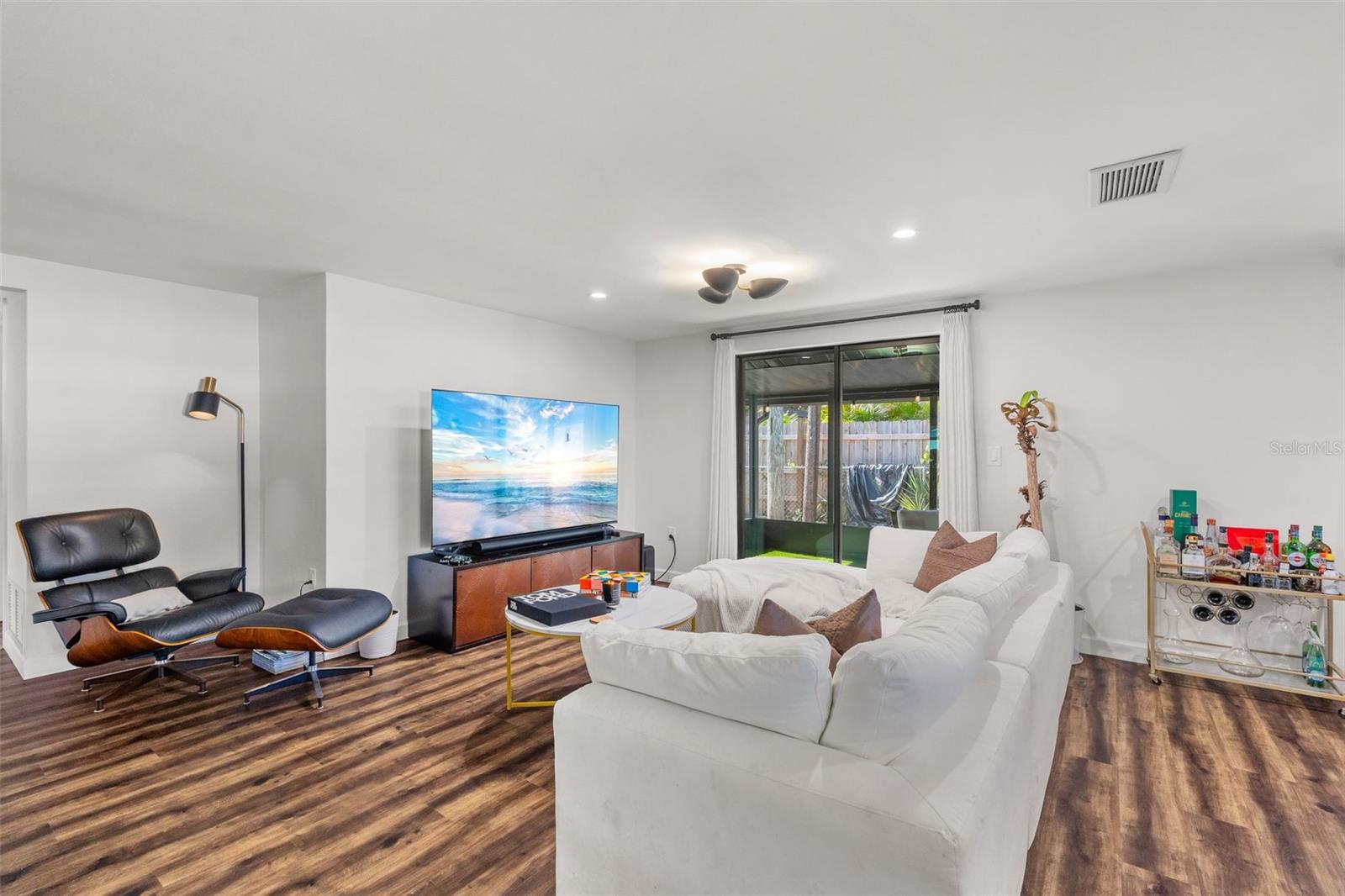 2874 Davis, Sarasota, FL 34237