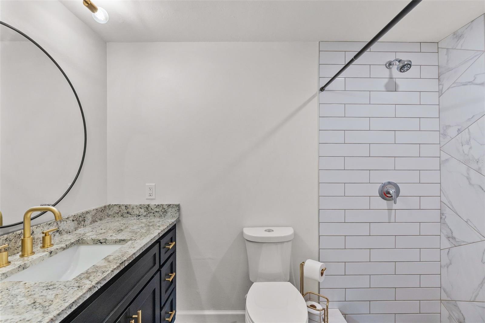 2874 Davis, Sarasota, FL 34237
