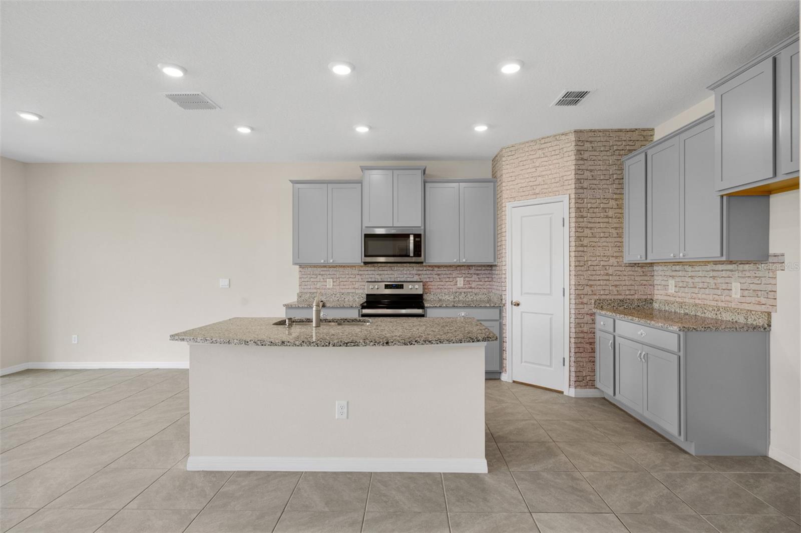 3813 Lively Coral, Bradenton, FL 34208