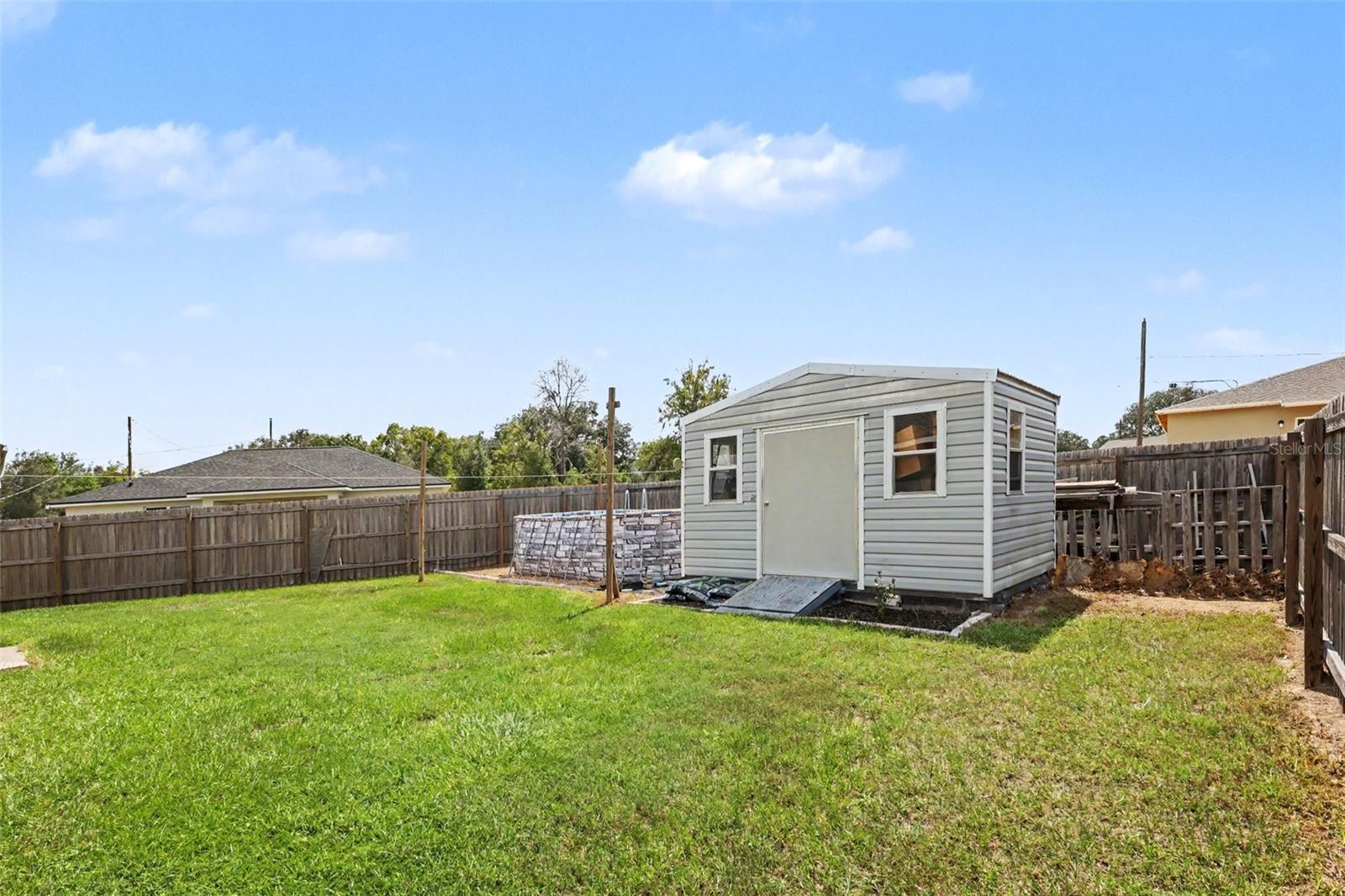 4 Malauka Radial, Ocklawaha, FL 32179