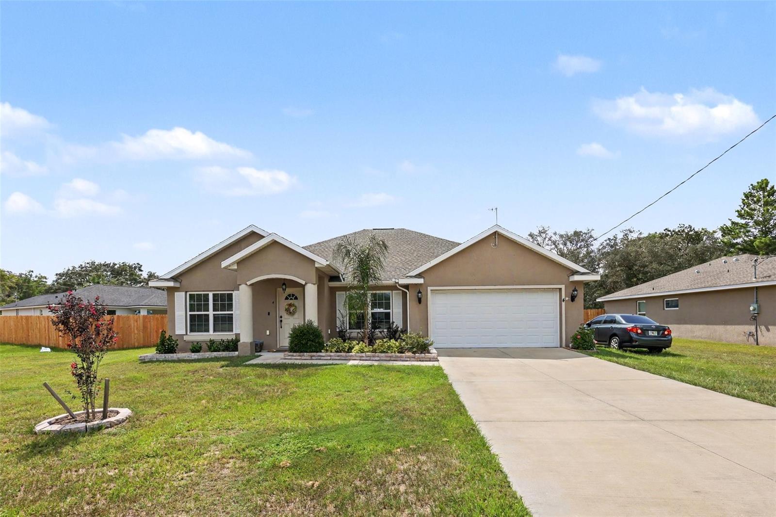 4 Malauka Radial, Ocklawaha, FL 32179
