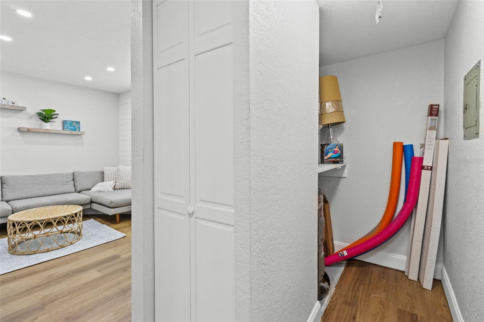 9895 1st Unit 5, Treasure Island, FL 33706