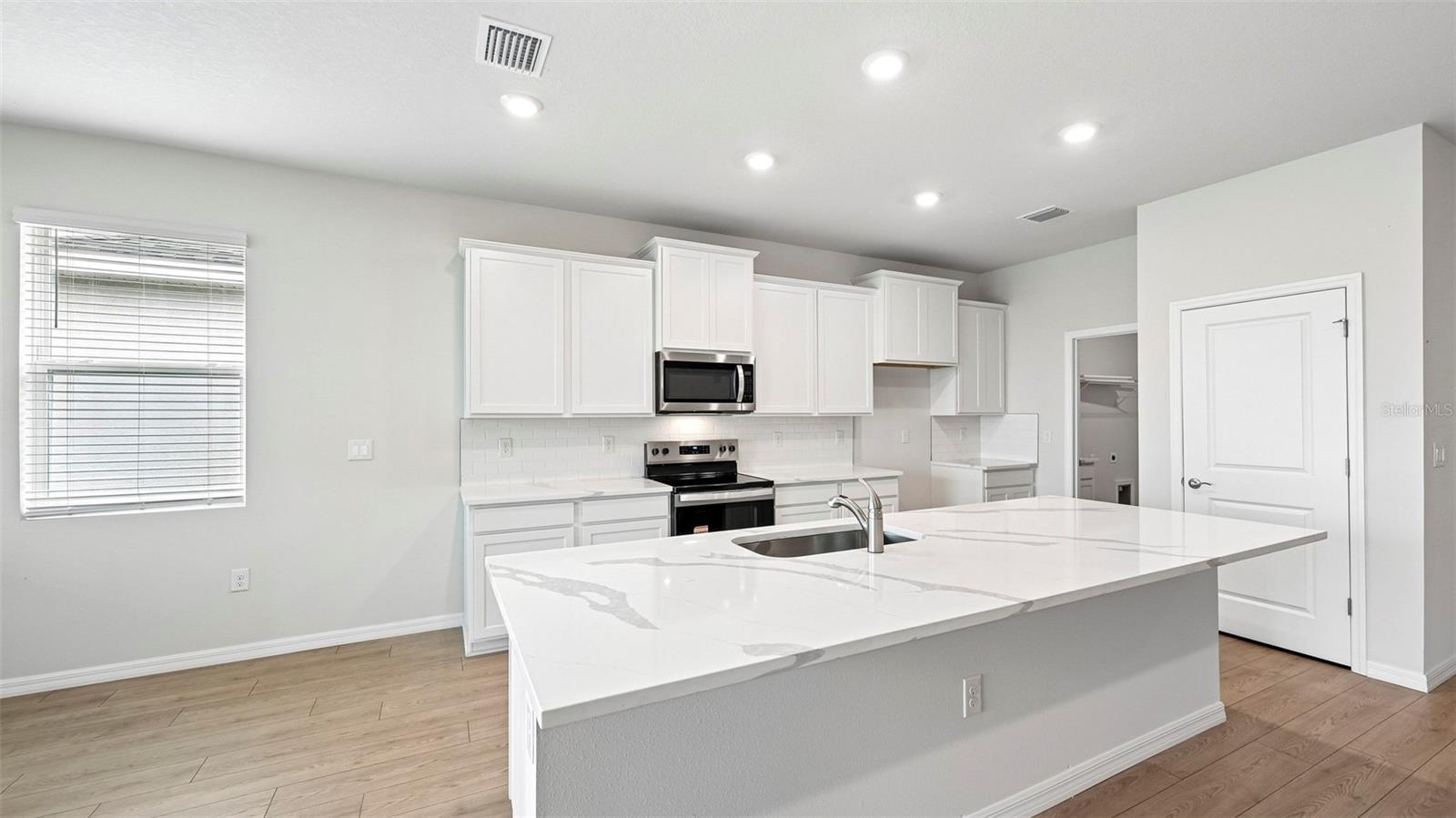 18112 Tavernside, Lakewood Ranch, FL 34211