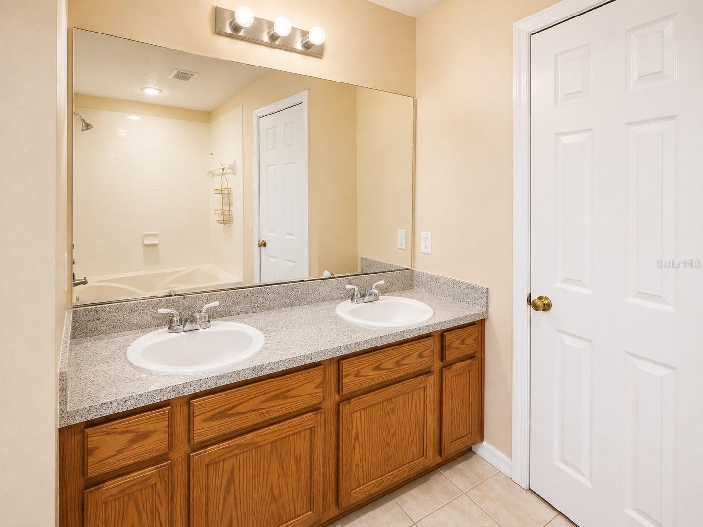 2039 Cypress Bay, Kissimmee, FL 34743