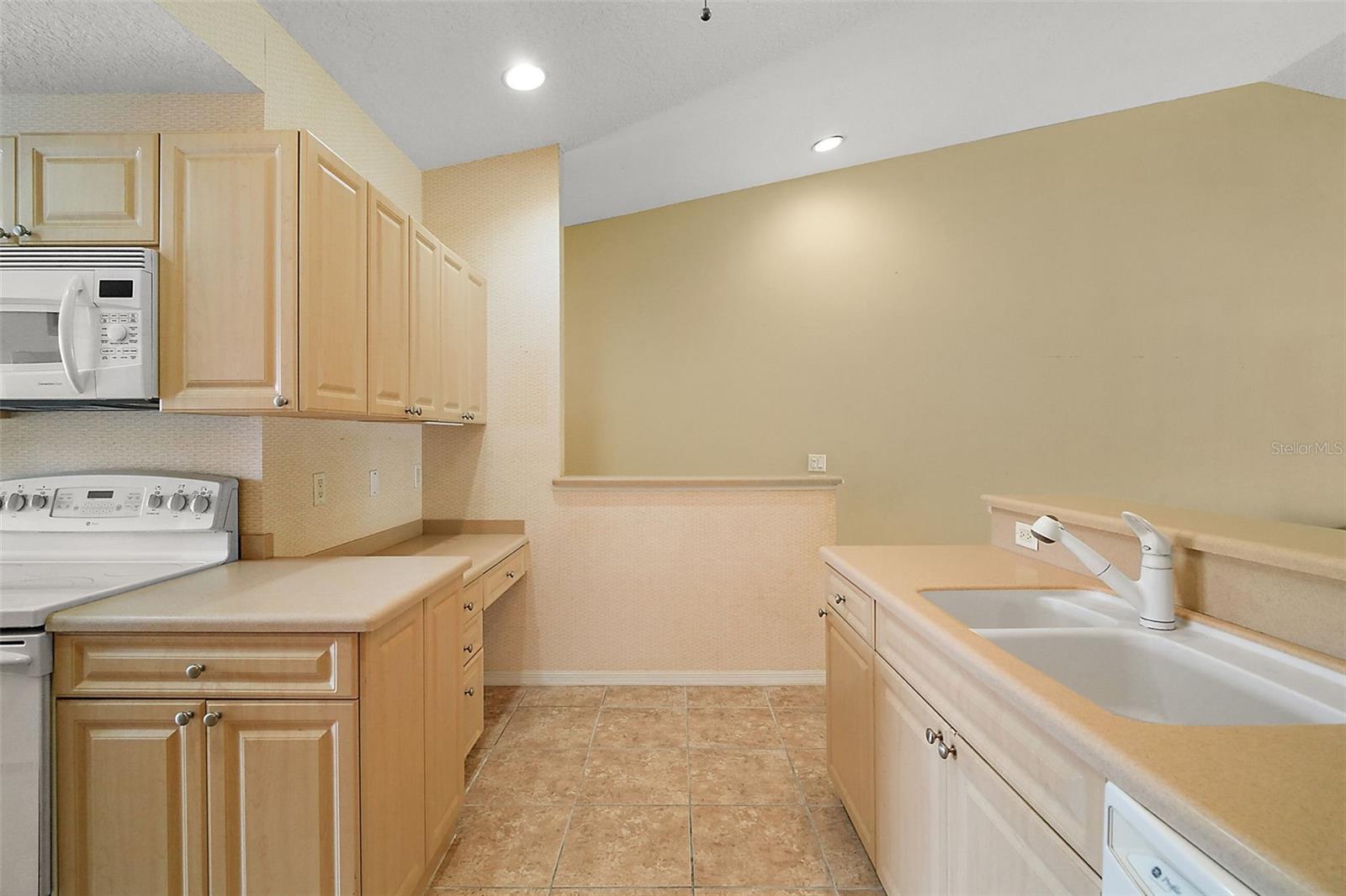 5368 Compass Unit 202, Oxford, FL 34484