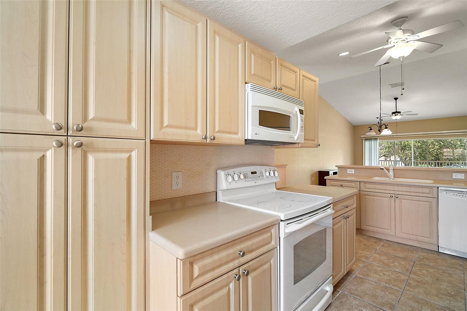 5368 Compass Unit 202, Oxford, FL 34484