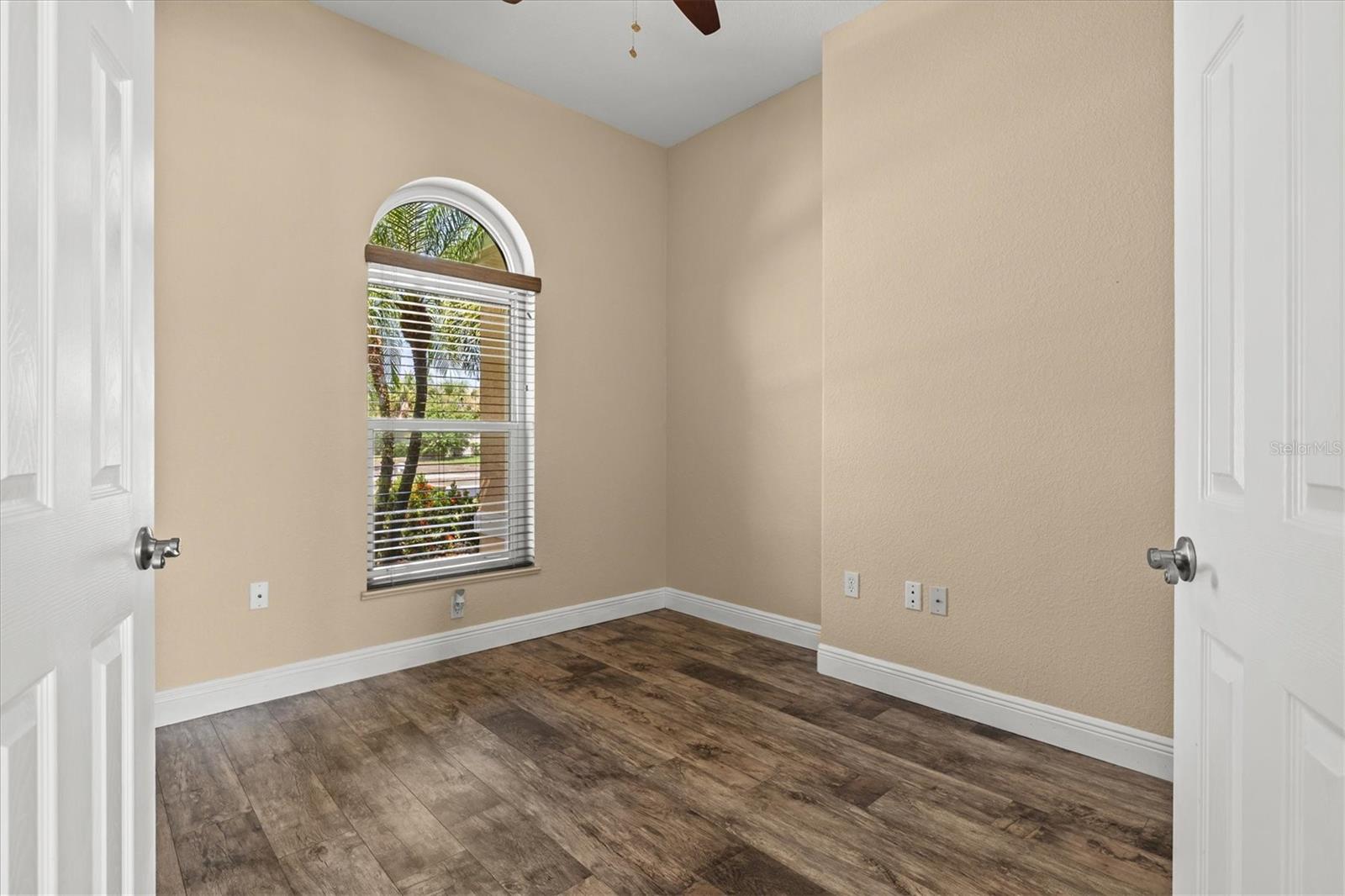 203 Lake Victoria, Englewood, FL 34223