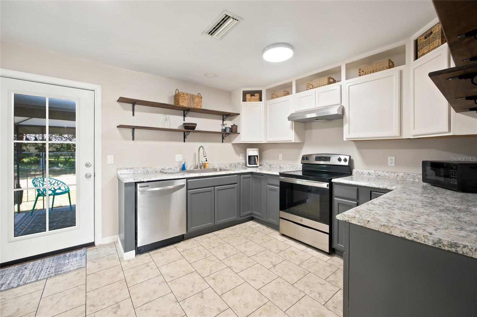 723 30th, Ocala, FL 34471