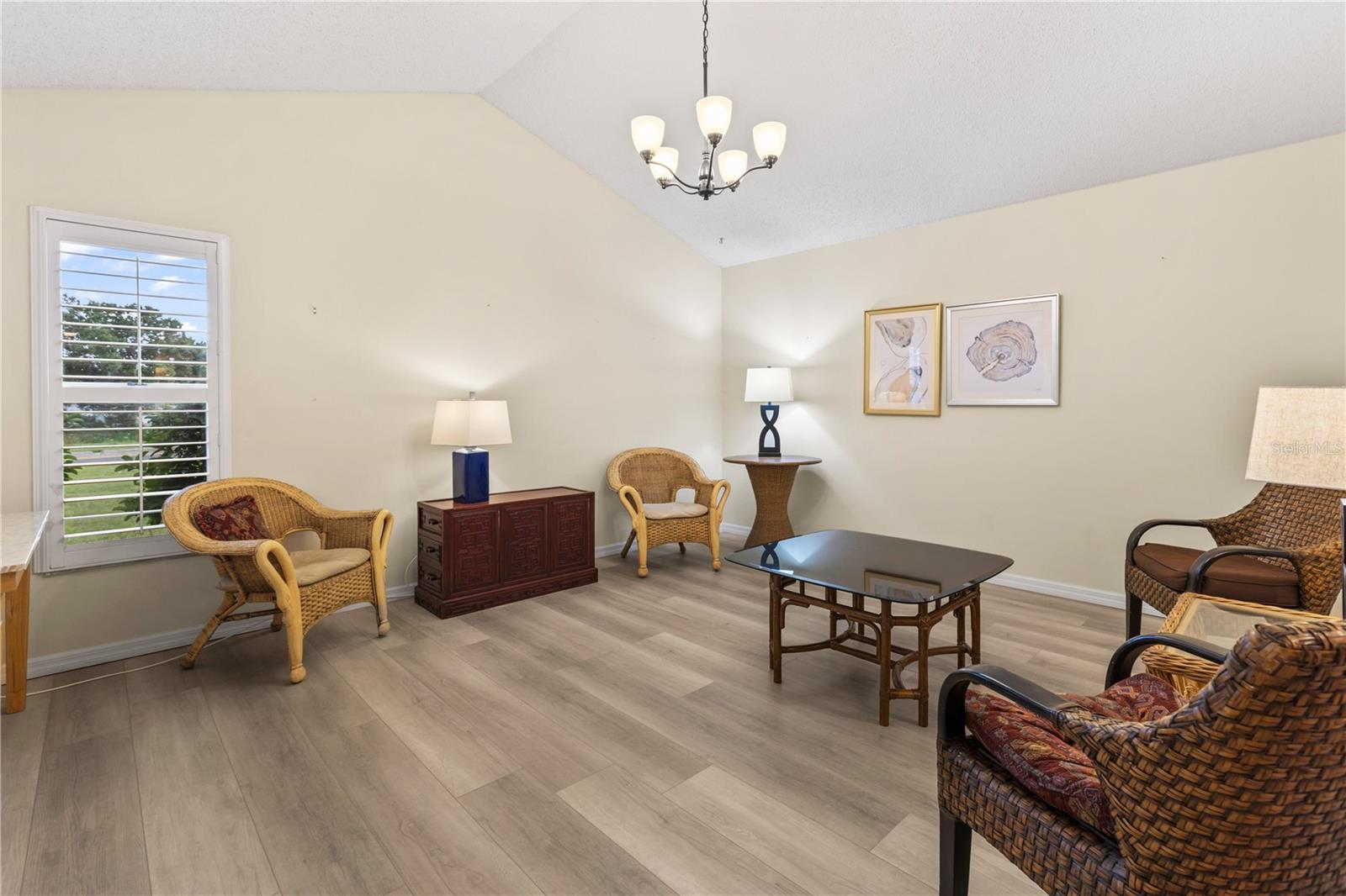 4096 Center Pointe Unit 20b, Sarasota, FL 34233
