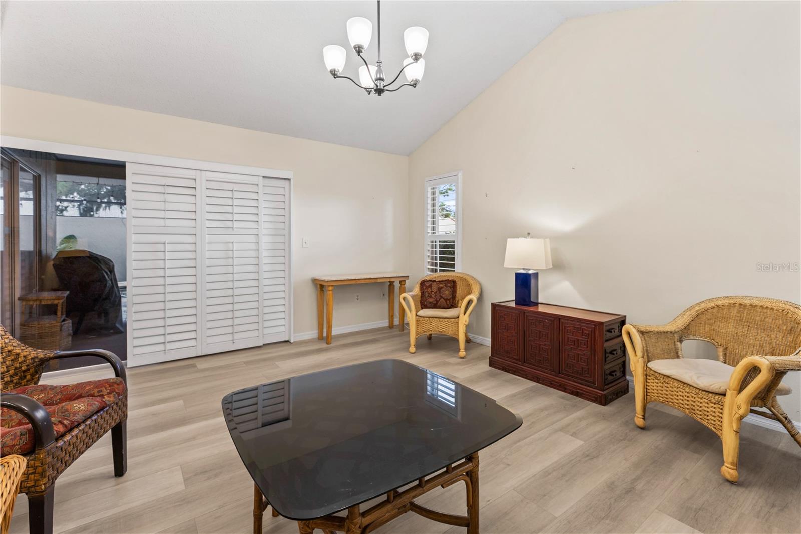 4096 Center Pointe Unit 20b, Sarasota, FL 34233