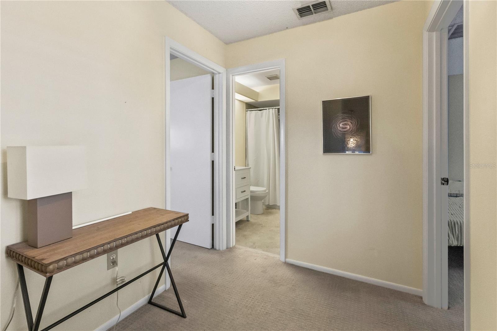 4096 Center Pointe Unit 20b, Sarasota, FL 34233