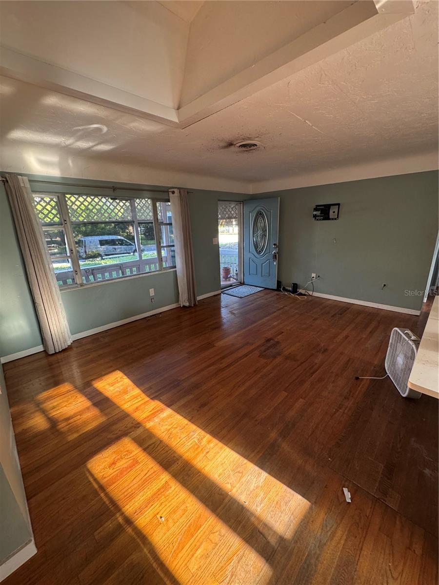 495 60th, St Petersburg, FL 33710