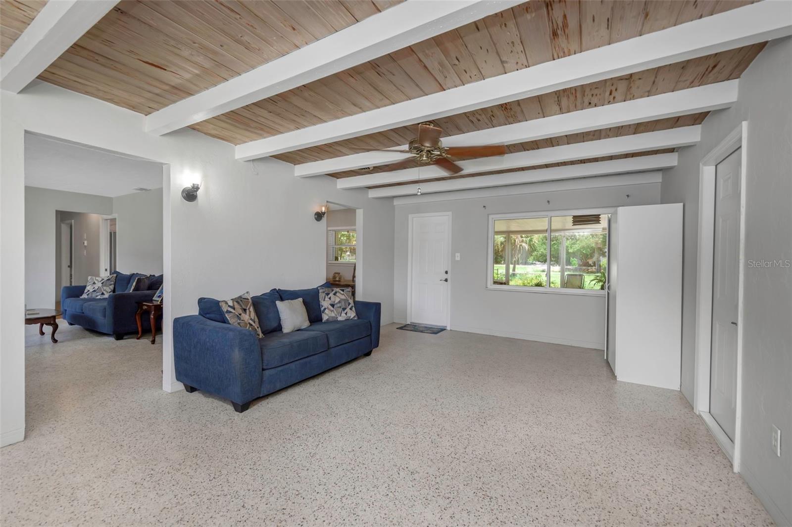 6191 6th, St Petersburg, FL 33707