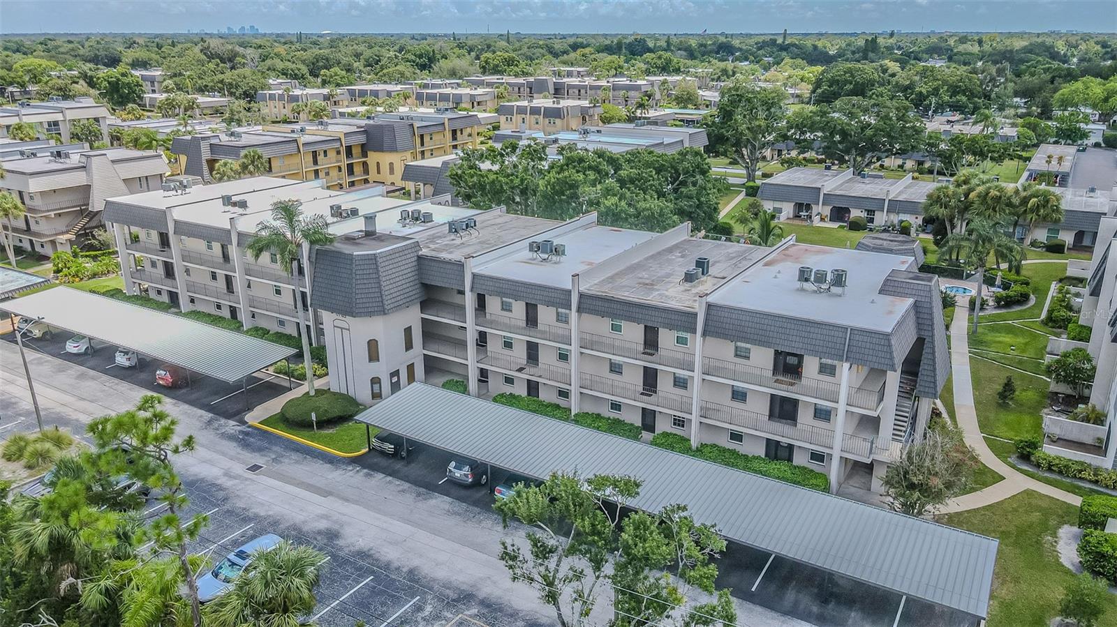 8765 Bardmoor Unit 304, Seminole, FL 33777