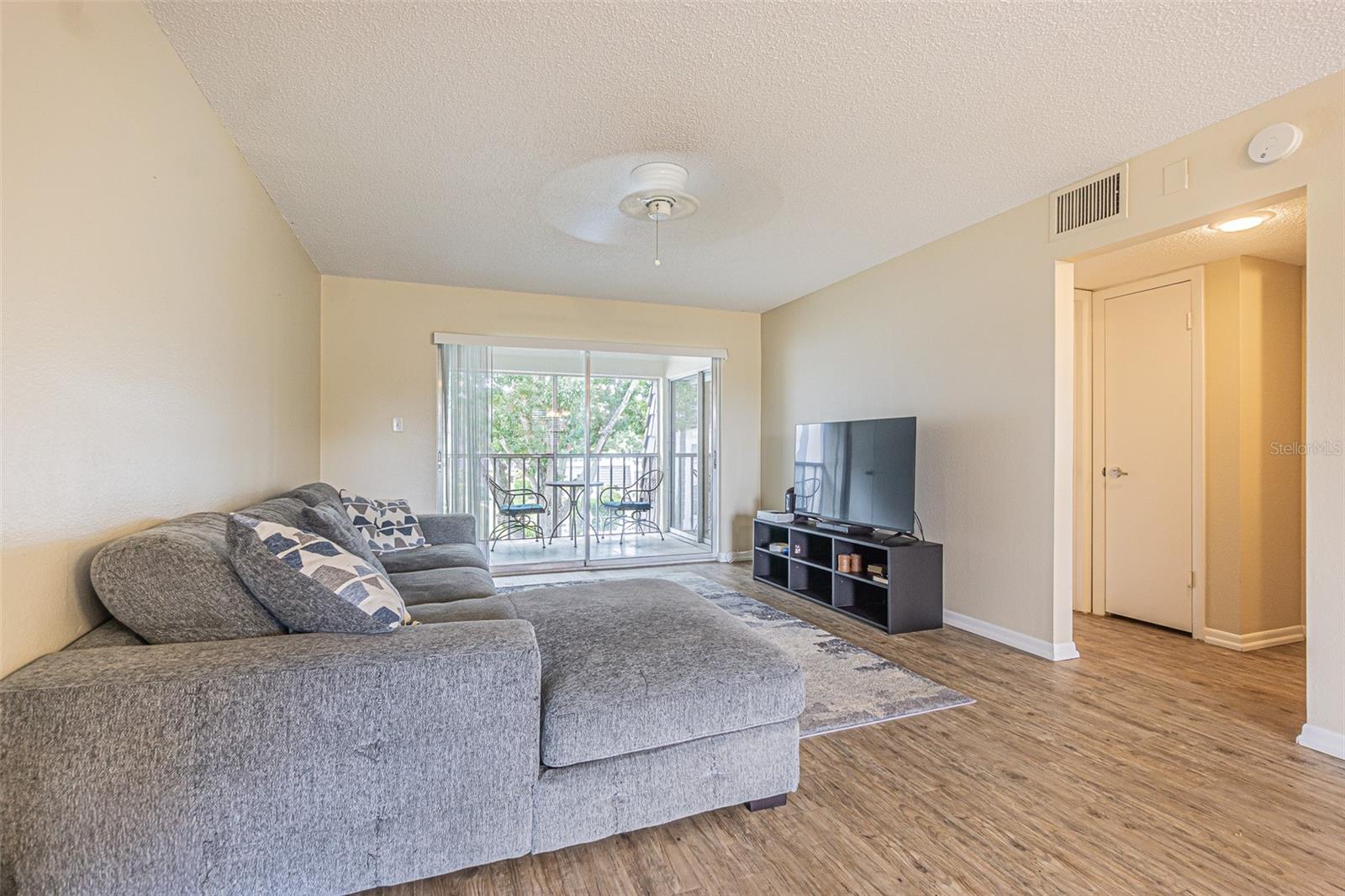8765 Bardmoor Unit 304, Seminole, FL 33777