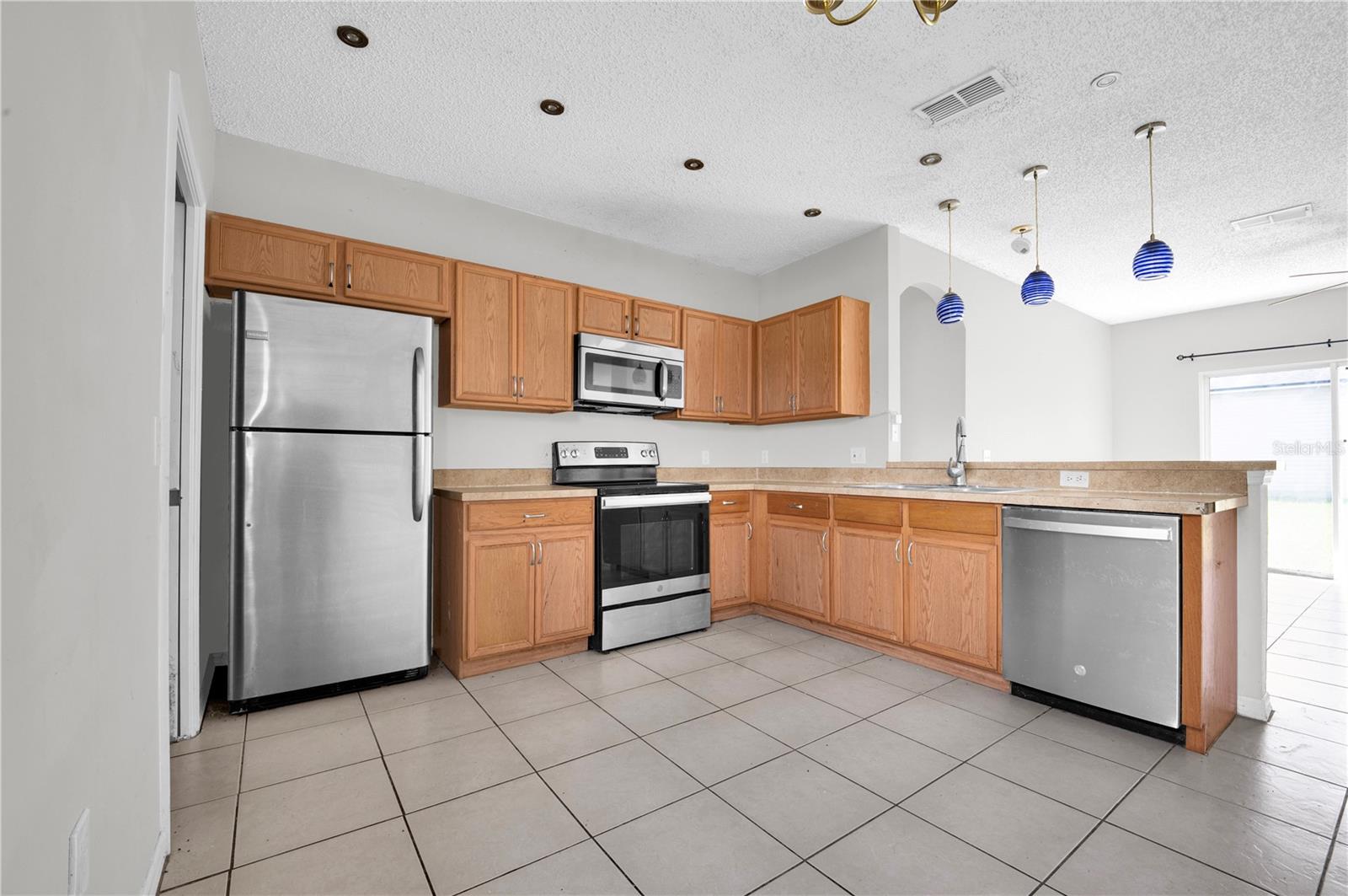 433 Lakeview, Poinciana, FL 34759