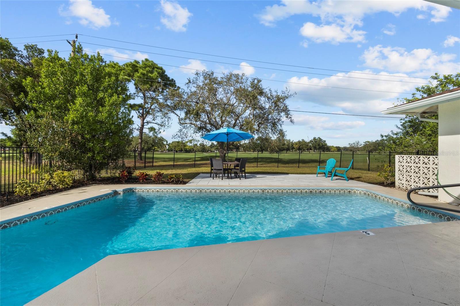 433 Whitfield, Sarasota, FL 34243